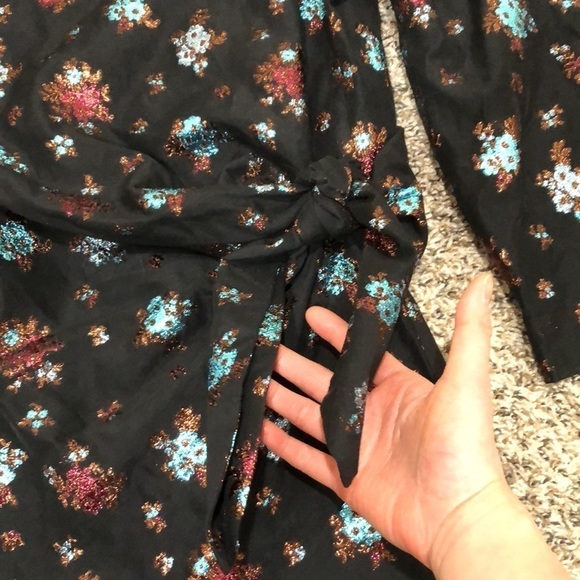 Lake Studio Sheath Dress Size 4 Black Glittery Floral Tie Waist Mini - Picture 3 of 11